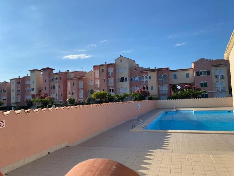 Superbe Studio Renove Avec Piscine Et Vue Marina Le Barcares Bagian luar foto